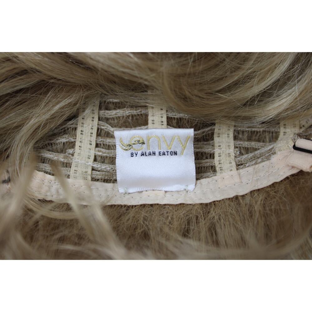 Envy by Alan Eaton Wig Blonde Textured Short Wavy 100% Kanekalon Fiber - Picture 10 of 10